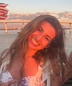 Alexa Calaway, Content Creator - Videographer