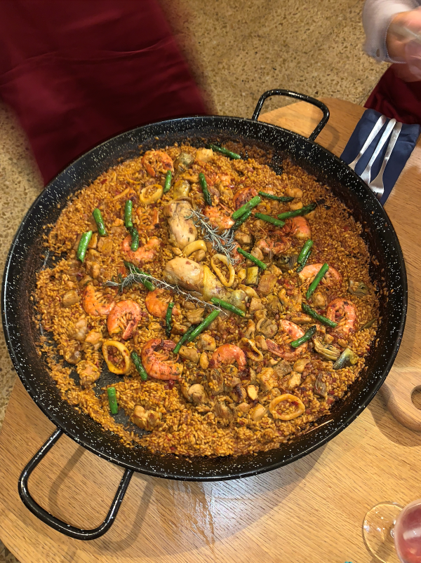 Photo of large paella dish