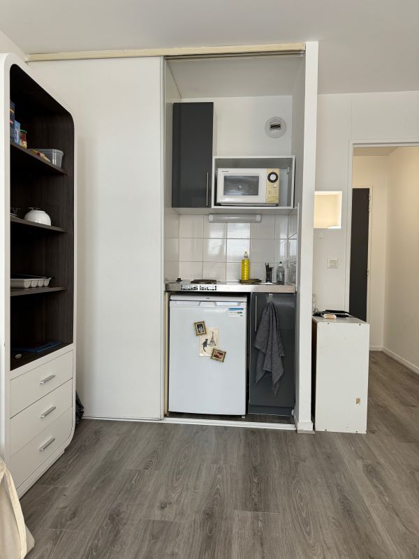 Study abroad students studio kitchenette 