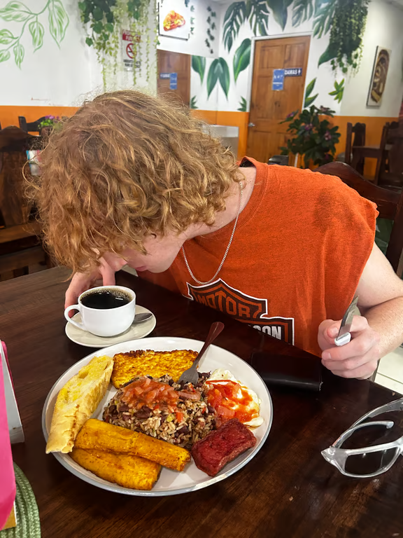 From Fast Food to Family Time: How Shared Meals in Costa Rica Changed My Life Studying Abroad