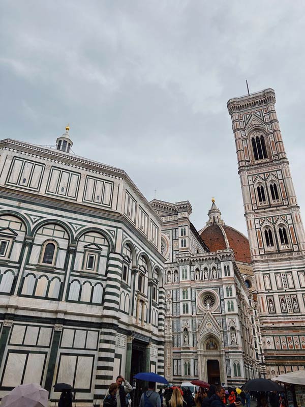 A large building with Florence Cathedral
