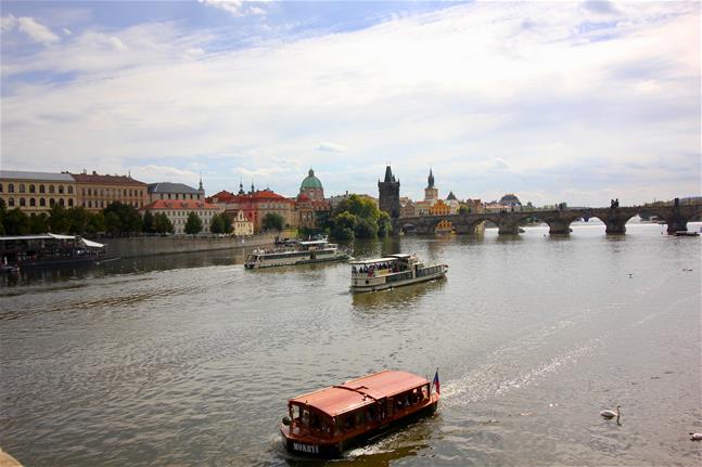 PRG Fall18 WKnorp Bridge and Boats