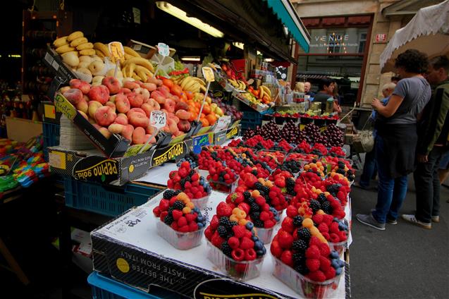 PRG Fall18 WKnorp Fruit Market