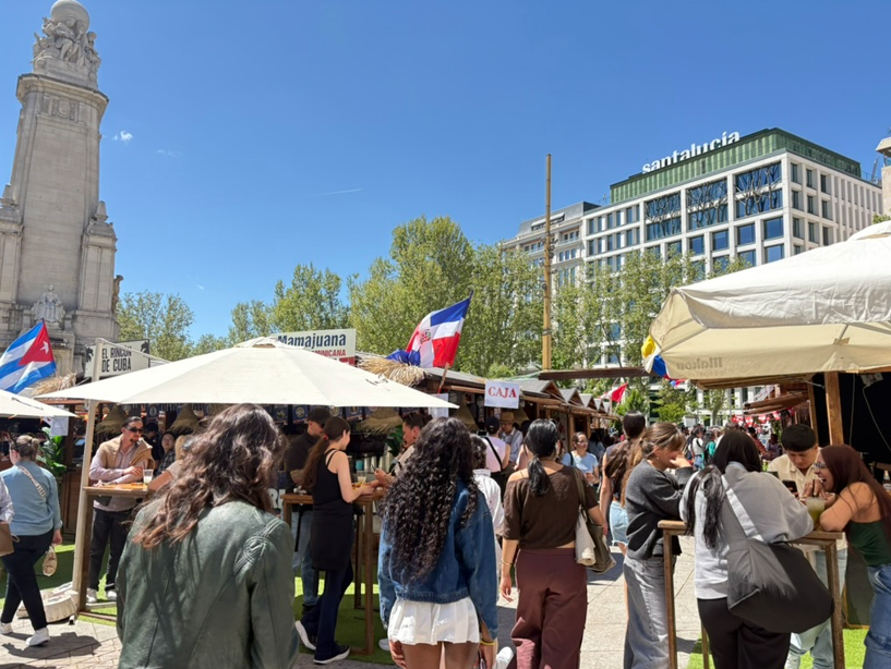 Crowded Latin American street fair