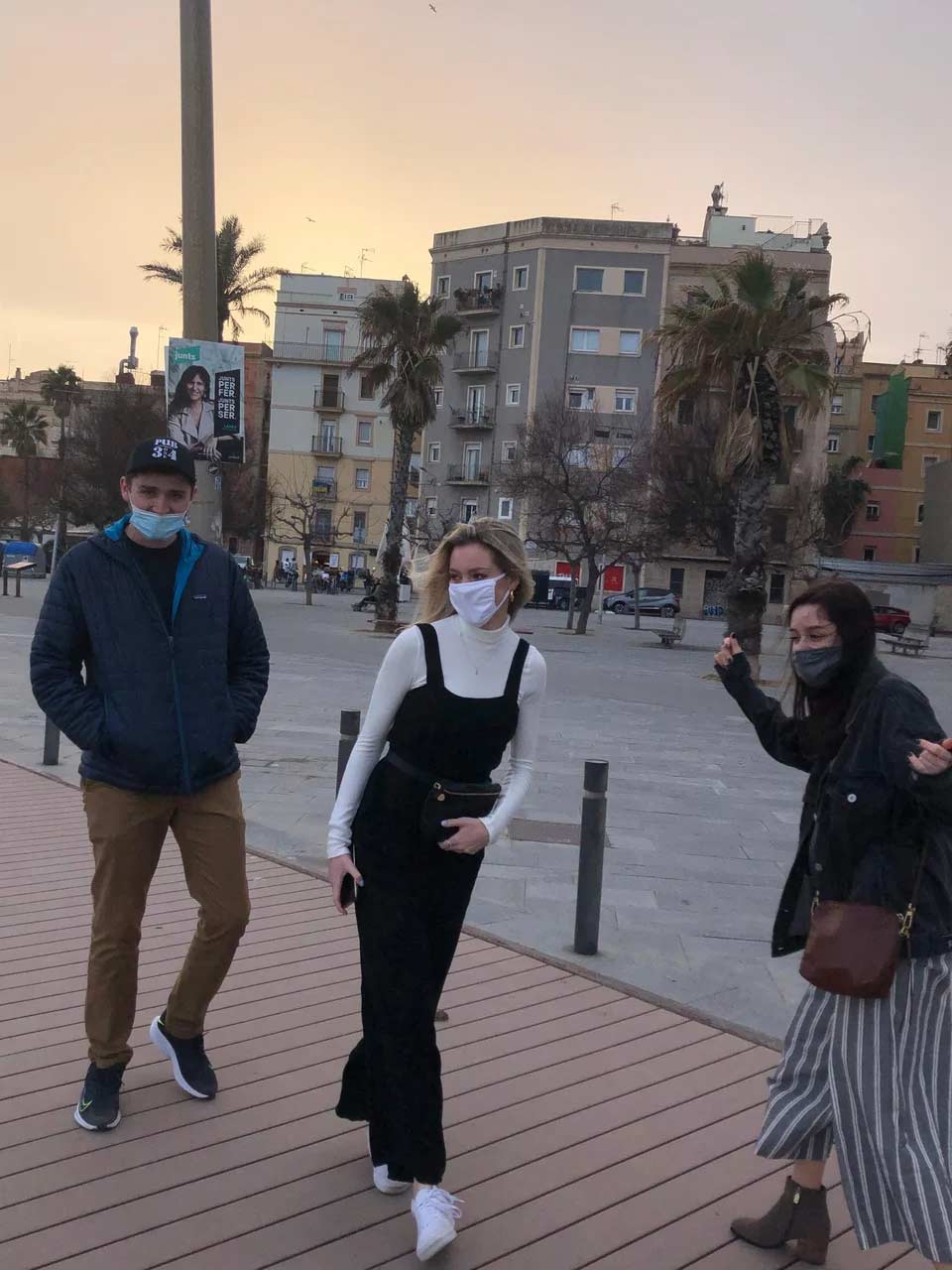 StudyAbroad_Spring2021_Barcelona_Andy_McKenzie_Exploring_Barcelona_with_friends