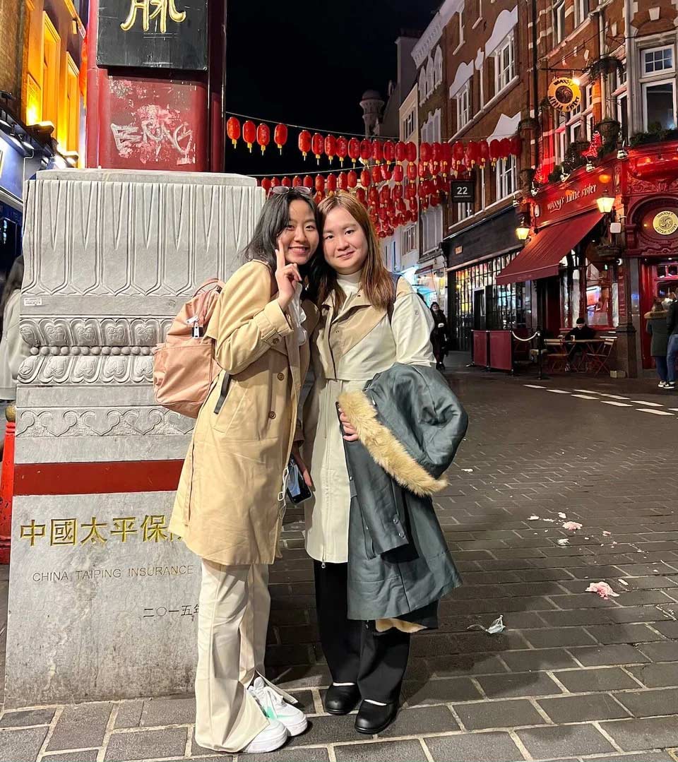 StudyAbroad_Spring2022_London_Van_Le_I_and_my_best_friend_in_E2E_0had_dinner_at_Chinatown