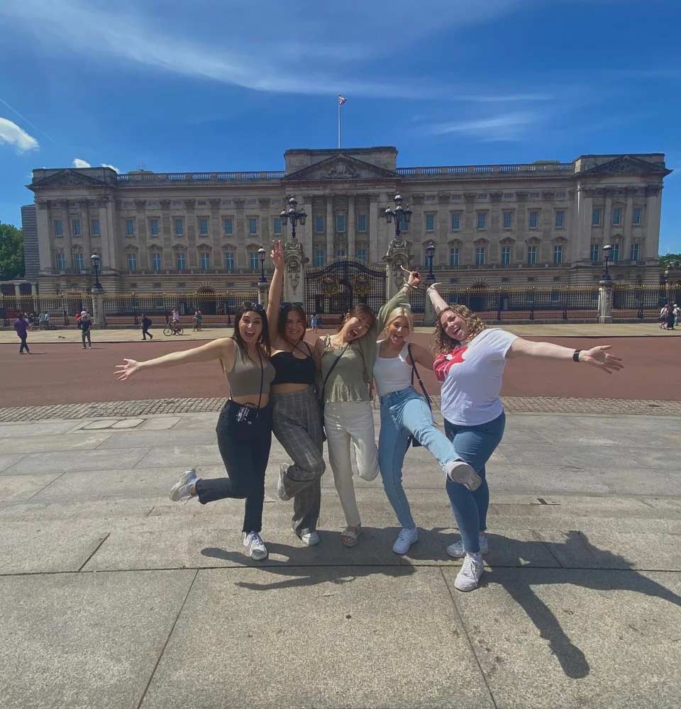 Buckingham Palace with friends