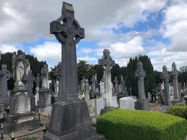 StudyAbroad_Summer2022_Dublin_Emmey_Harris_Glasnevin_Cemetery