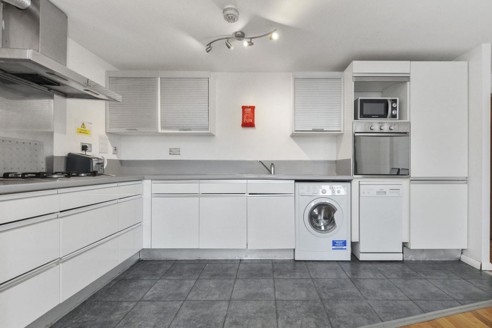 Apartment - Shared Room