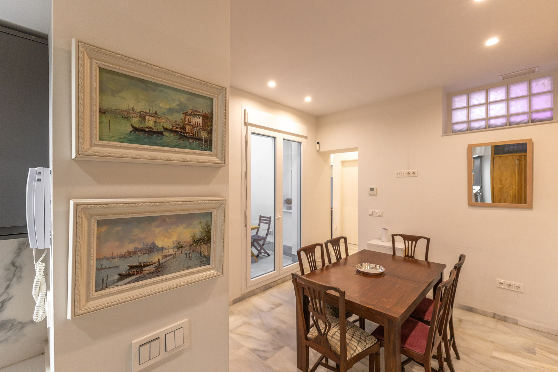 Apartment Shared Room