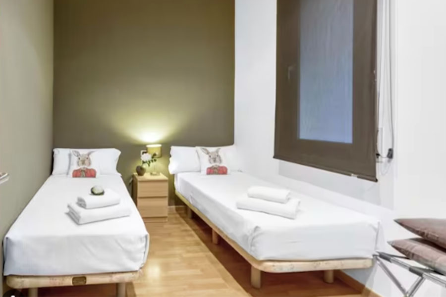 Apartment - Shared Double Room  

w/o AC (no fee) or with A/C (fee)