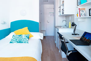 Residence - Private En-suite with A/C