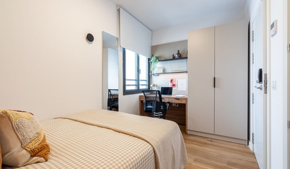 Premium Residence Hall - Private Room (Heart of the City)