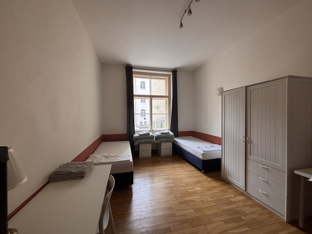 Apartment - Shared Room