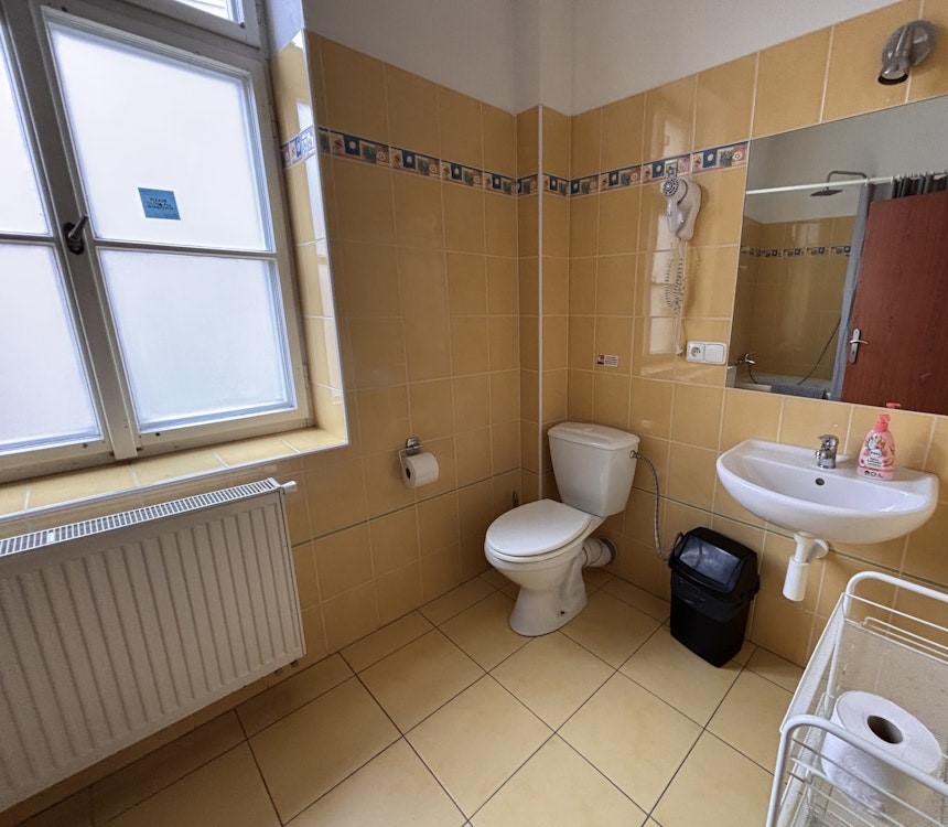 Apartment - Shared Room