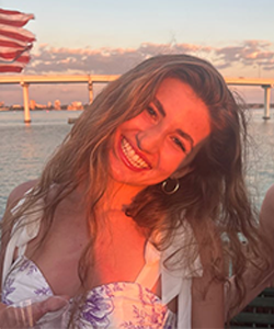 Alexa Calaway, Content Creator - Videographer