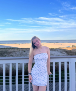 Julia Tillsley, Content Creator - Blogger