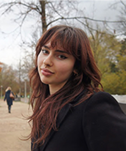 Deanna Minotakis,  Content Creator - Photographer