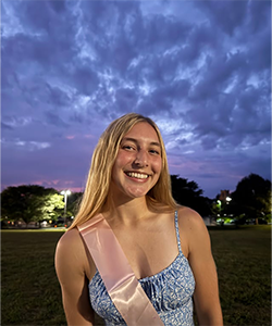 Ella Scott, Content Creator - Blogger