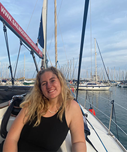 Hazel Frieburg, Content Creator - Blogger