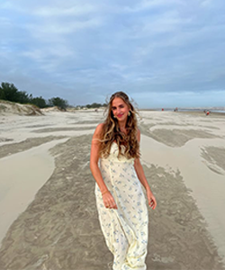 Mikaela Goytizolo,  Content Creator - Photographer
