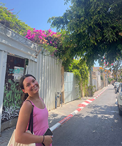 Mira Ganz, Content Creator - Videographer